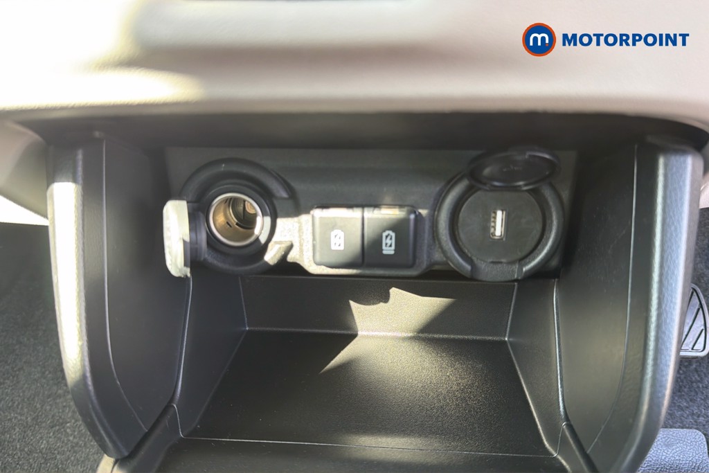 Suzuki Swift Ultra Allgrip Manual Petrol Hatchback - Stock Number (1672736) - 5th supplementary image