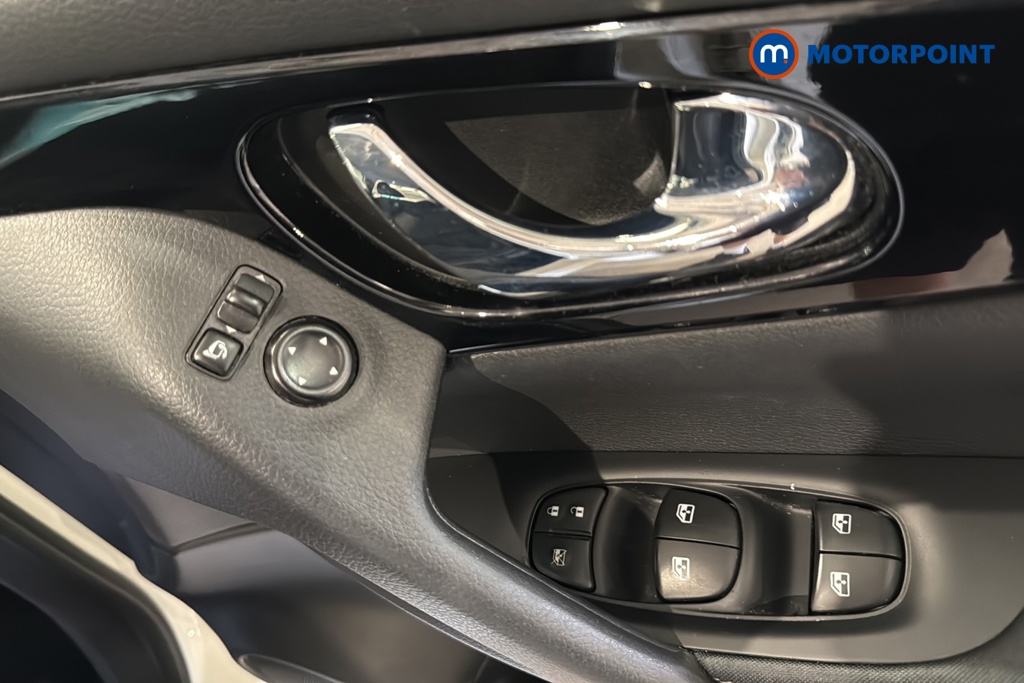 Nissan Qashqai Acenta Premium Automatic Petrol SUV - Stock Number (1648234) - 19th supplementary image