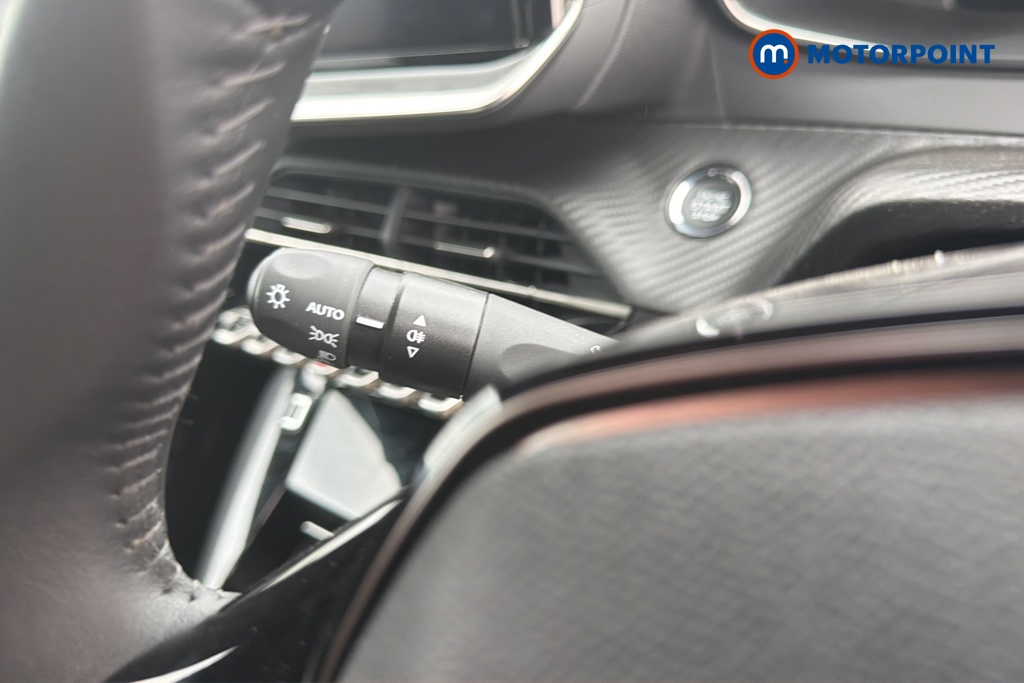 Peugeot 2008 Allure Manual Petrol SUV - Stock Number (1657489) - 5th supplementary image