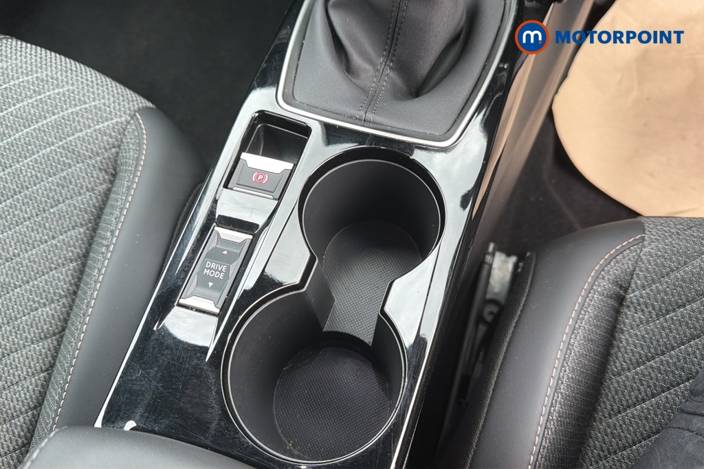 Peugeot 2008 Allure Manual Petrol SUV - Stock Number (1657489) - 16th supplementary image