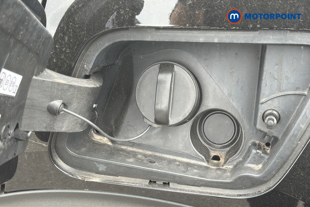 Peugeot 2008 Allure Manual Petrol SUV - Stock Number (1657489) - 41st supplementary image