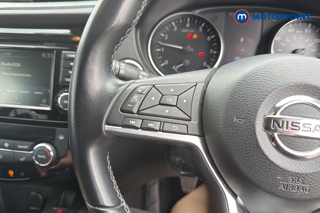 Nissan Qashqai N-Connecta Manual Petrol SUV - Stock Number (1659269) - 4th supplementary image
