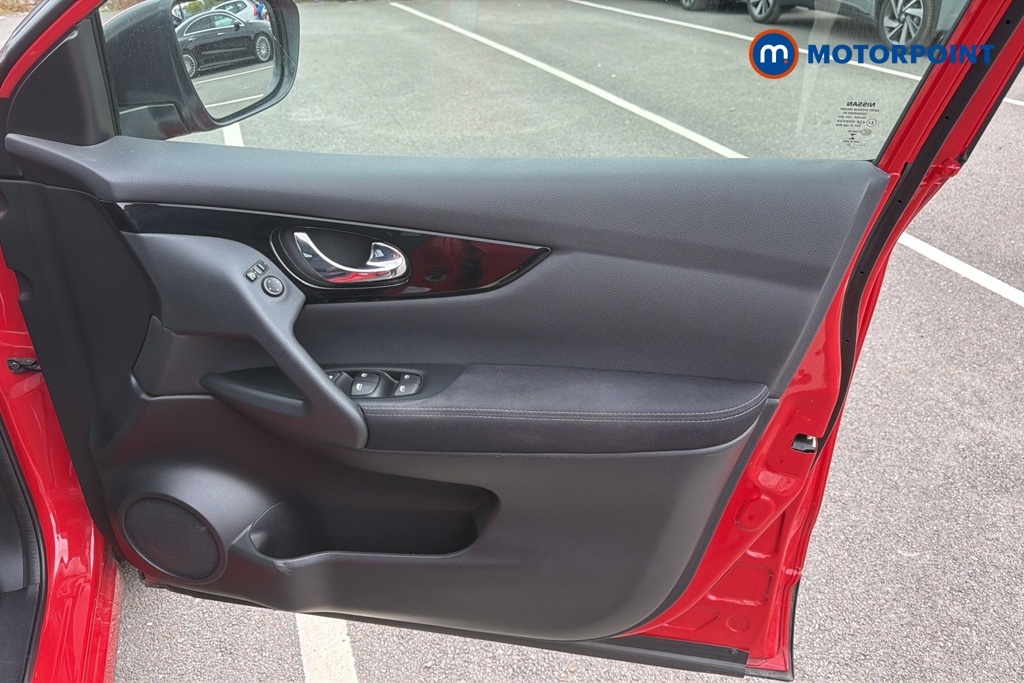 Nissan Qashqai N-Connecta Manual Petrol SUV - Stock Number (1659269) - 18th supplementary image