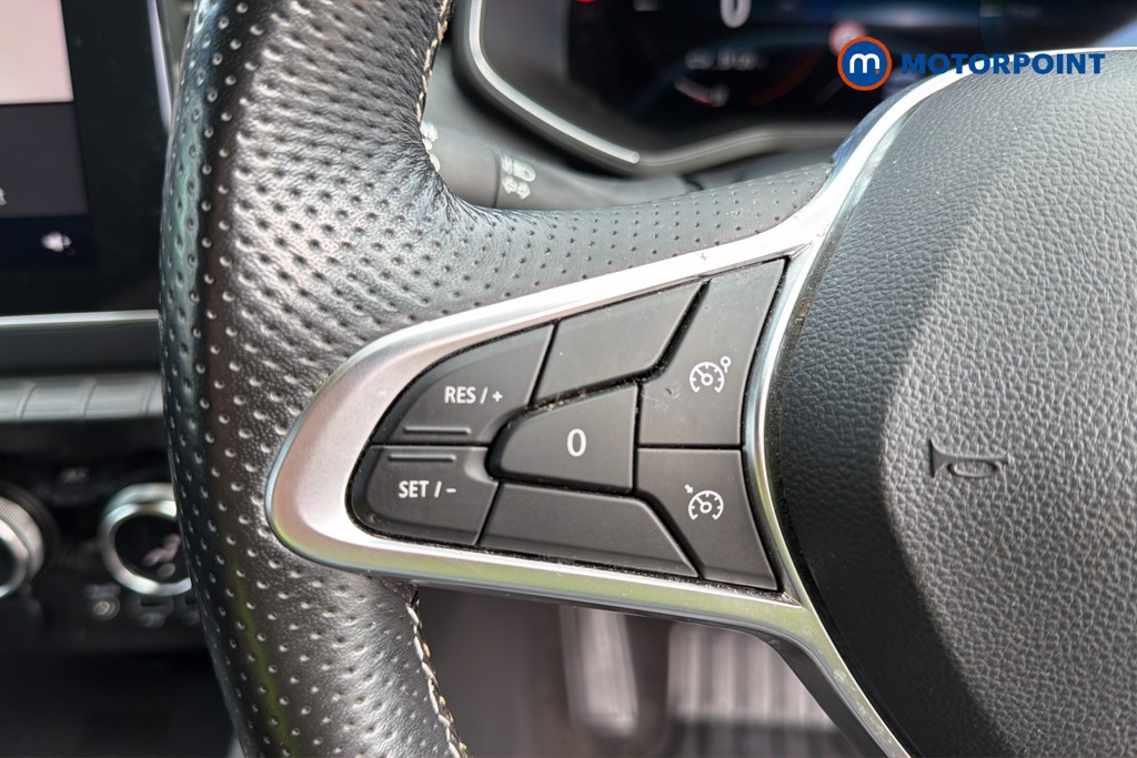 Renault Clio Engineered Automatic Petrol-Electric Hybrid Hatchback - Stock Number (1660560) - 1st supplementary image