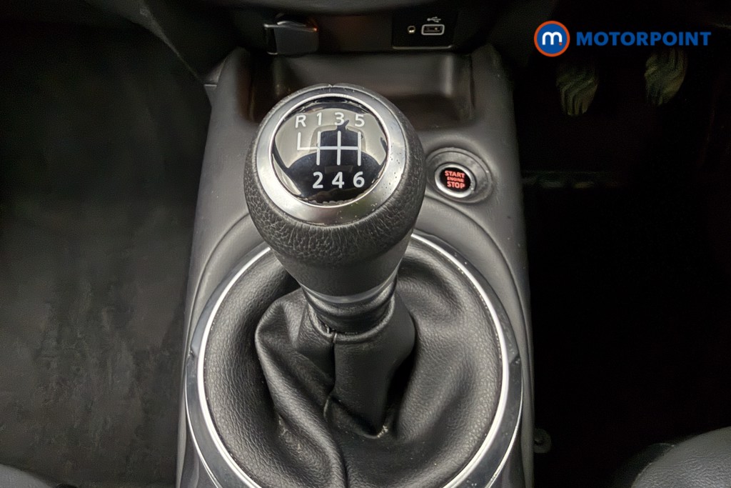 Nissan Juke N-Connecta Manual Petrol SUV - Stock Number (1666066) - 7th supplementary image