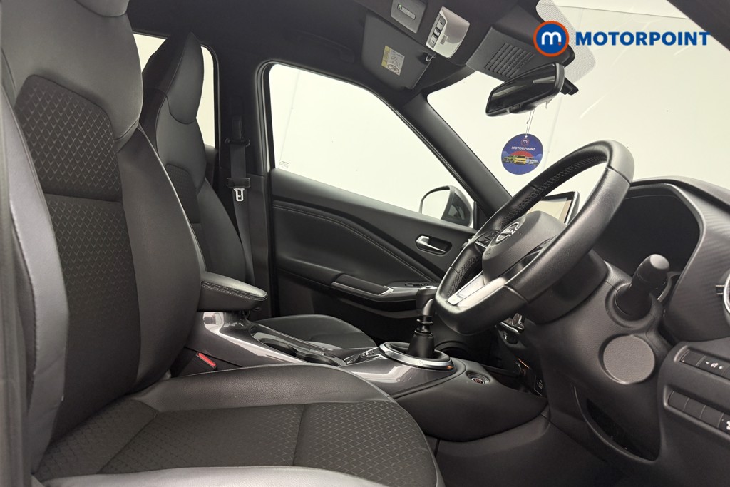 Nissan Juke N-Connecta Manual Petrol SUV - Stock Number (1666066) - 8th supplementary image