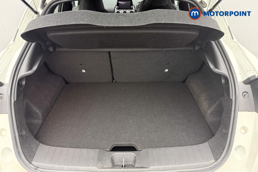 Nissan Juke N-Connecta Manual Petrol SUV - Stock Number (1666066) - 20th supplementary image