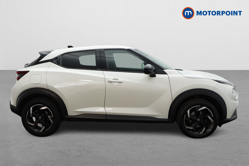 Nissan Juke N-Connecta Manual Petrol SUV - Stock Number (1666066) - Drivers side