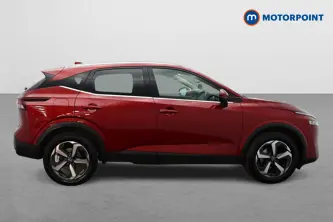 Nissan Qashqai N-Connecta Manual Petrol SUV - Stock Number (1668054) - Drivers side