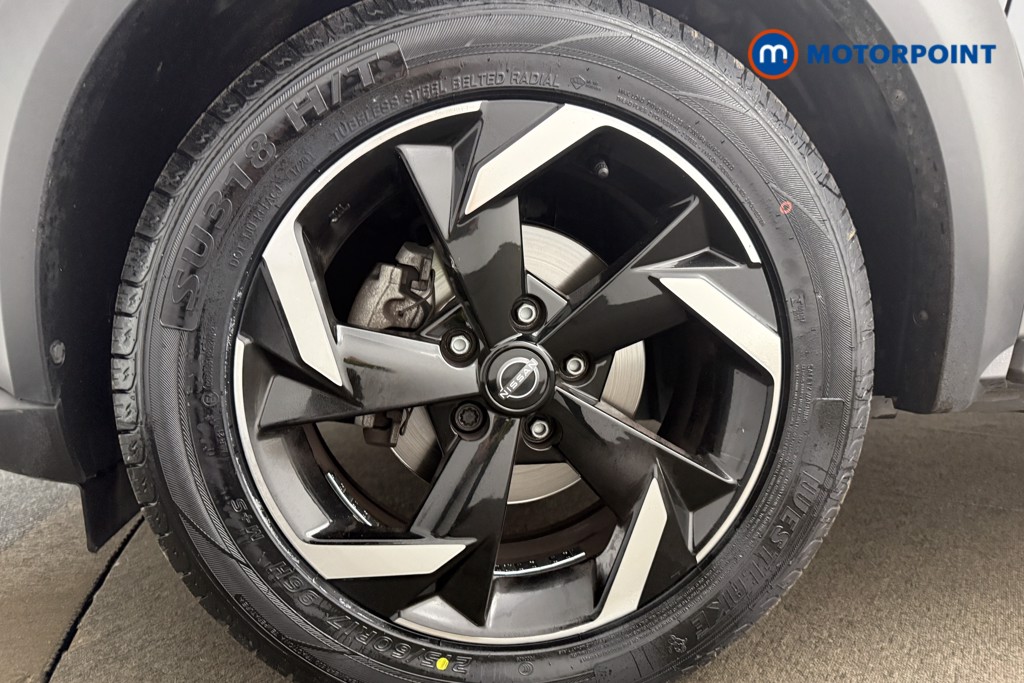Nissan Juke N-Connecta Manual Petrol SUV - Stock Number (1668165) - 12th supplementary image