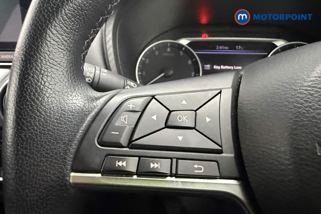 Nissan Juke N-Connecta Manual Petrol SUV - Stock Number (1668165) - 14th supplementary image