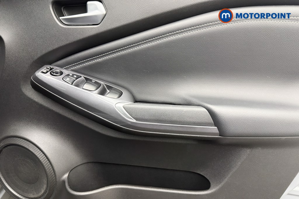 Nissan Juke N-Connecta Manual Petrol SUV - Stock Number (1668165) - 18th supplementary image