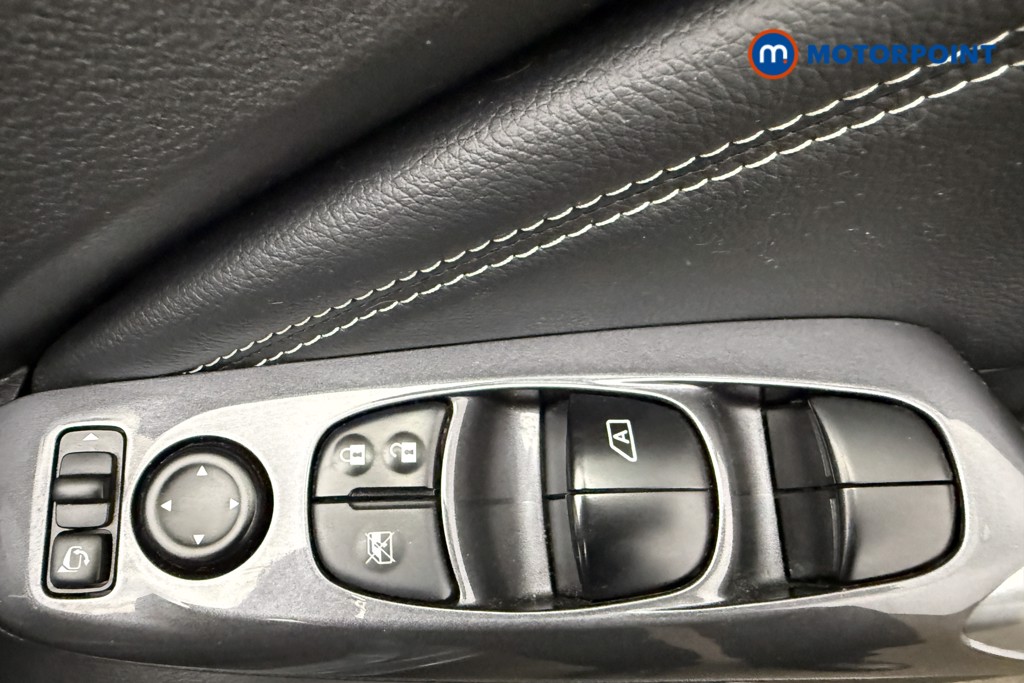 Nissan Juke N-Connecta Manual Petrol SUV - Stock Number (1668165) - 19th supplementary image