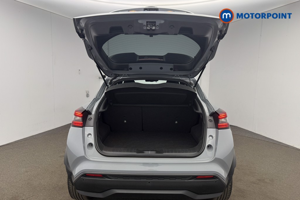 Nissan Juke N-Connecta Manual Petrol SUV - Stock Number (1668165) - 21st supplementary image