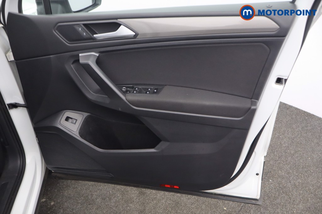 Volkswagen Tiguan Allspace Life Automatic Petrol SUV - Stock Number (1668310) - 9th supplementary image