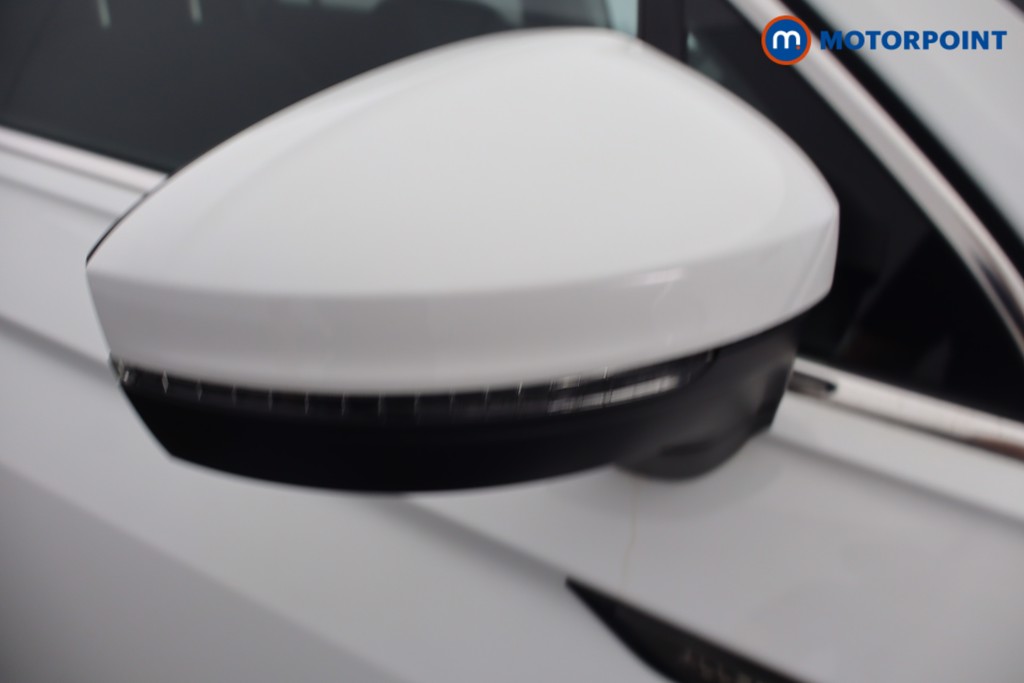 Volkswagen Tiguan Allspace Life Automatic Petrol SUV - Stock Number (1668310) - 23rd supplementary image