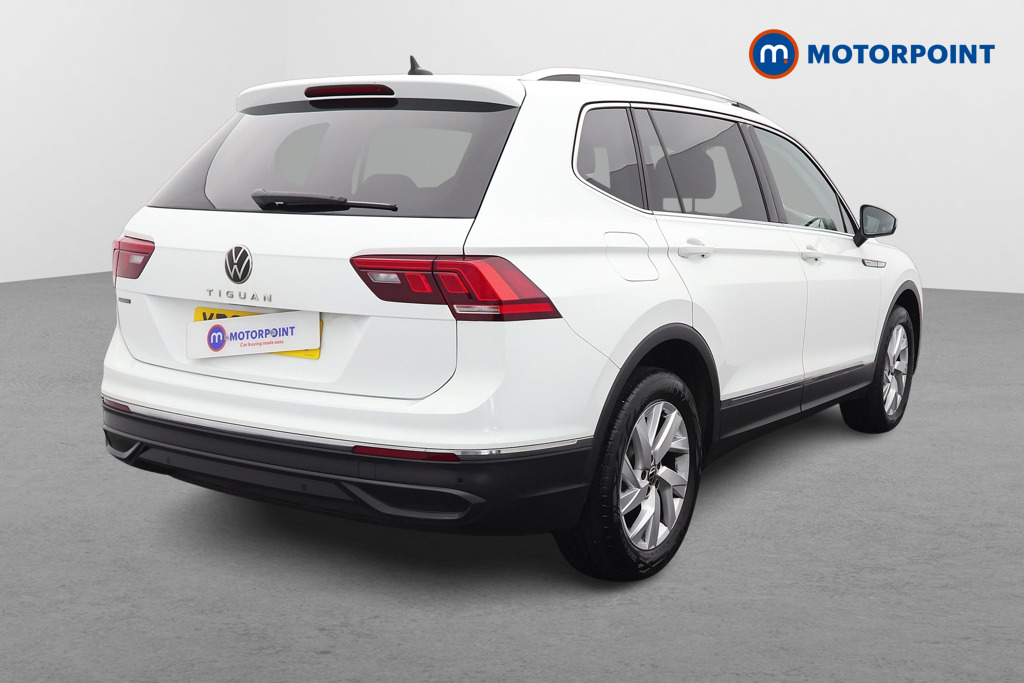 Volkswagen Tiguan Allspace Life Automatic Petrol SUV - Stock Number (1668310) - Drivers side rear corner