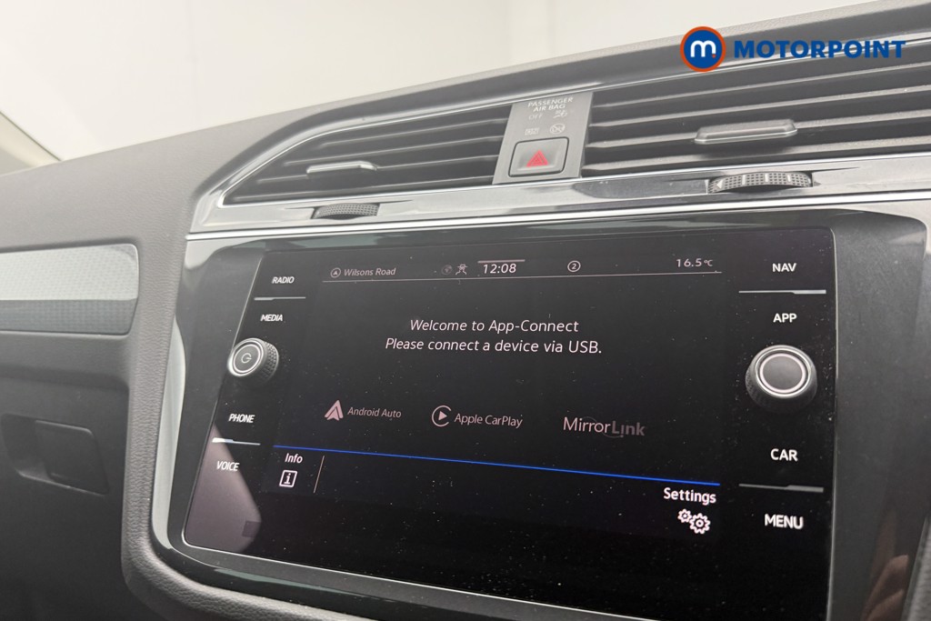 Volkswagen Tiguan Life Automatic Petrol SUV - Stock Number (1669090) - 13th supplementary image