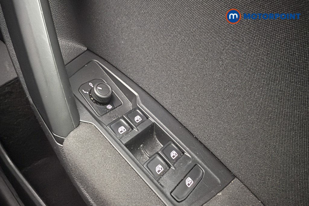 Volkswagen Tiguan Life Automatic Petrol SUV - Stock Number (1669090) - 17th supplementary image