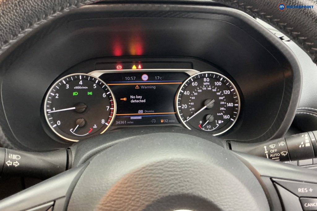 Nissan Juke N-Connecta Manual Petrol SUV - Stock Number (1669396) - 7th supplementary image