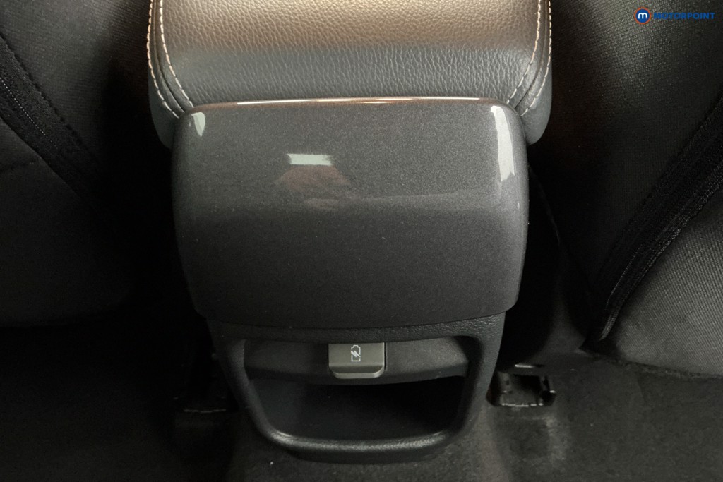 Nissan Juke N-Connecta Manual Petrol SUV - Stock Number (1669396) - 10th supplementary image