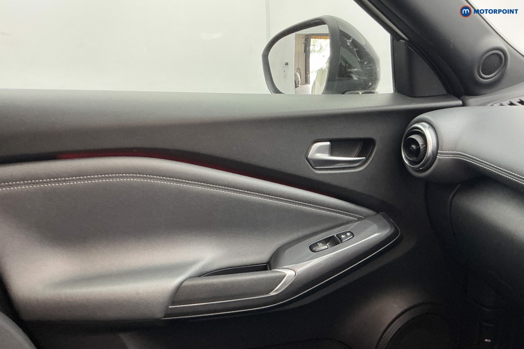 Nissan Juke N-Connecta Manual Petrol SUV - Stock Number (1669396) - 19th supplementary image