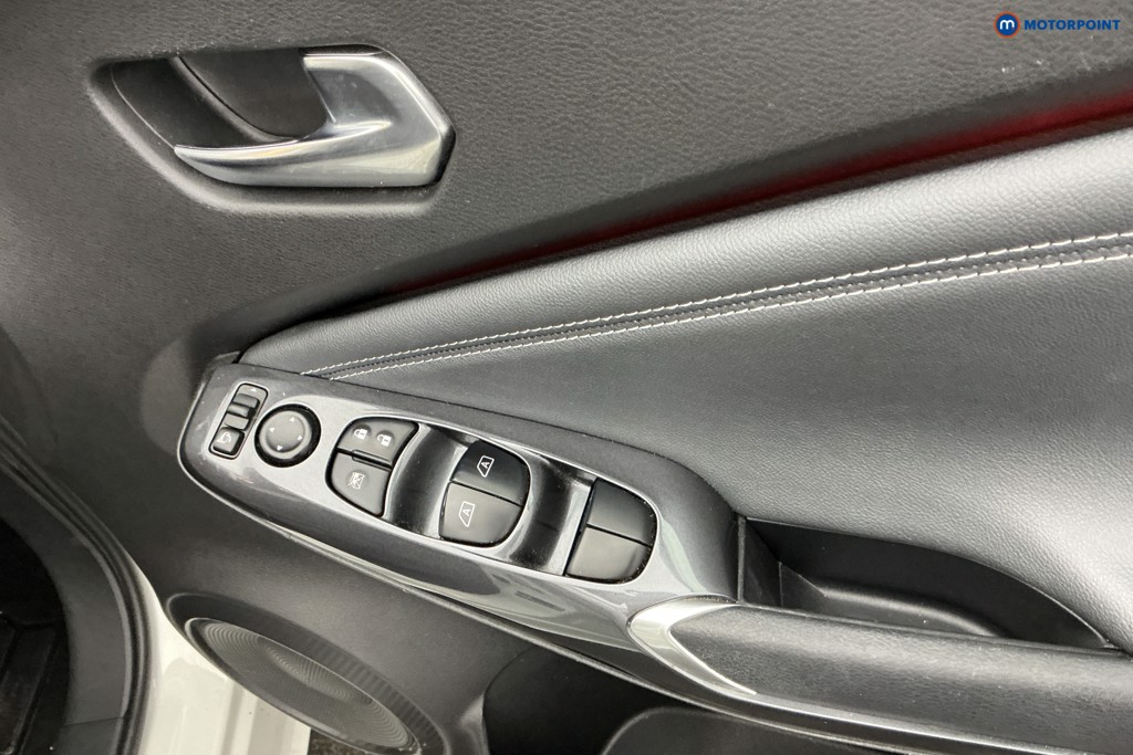 Nissan Juke N-Connecta Manual Petrol SUV - Stock Number (1669396) - 25th supplementary image