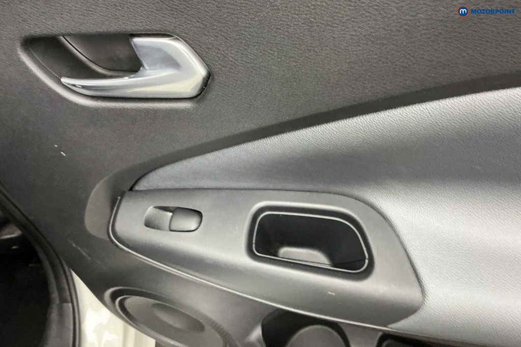 Nissan Juke N-Connecta Manual Petrol SUV - Stock Number (1669396) - 27th supplementary image
