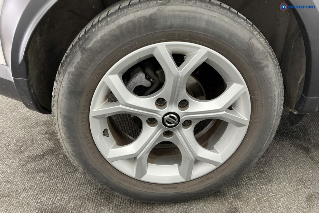 Nissan Juke N-Connecta Manual Petrol SUV - Stock Number (1669396) - 33rd supplementary image