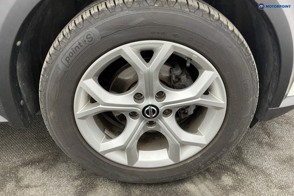 Nissan Juke N-Connecta Manual Petrol SUV - Stock Number (1669396) - 34th supplementary image