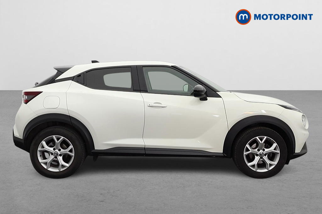 Nissan Juke N-Connecta Manual Petrol SUV - Stock Number (1669396) - Drivers side