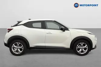 Nissan Juke N-Connecta Manual Petrol SUV - Stock Number (1669396) - Drivers side