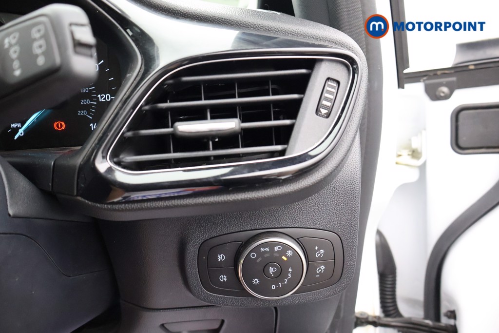 Ford Fiesta Titanium Manual Petrol Hatchback - Stock Number (1669398) - 7th supplementary image