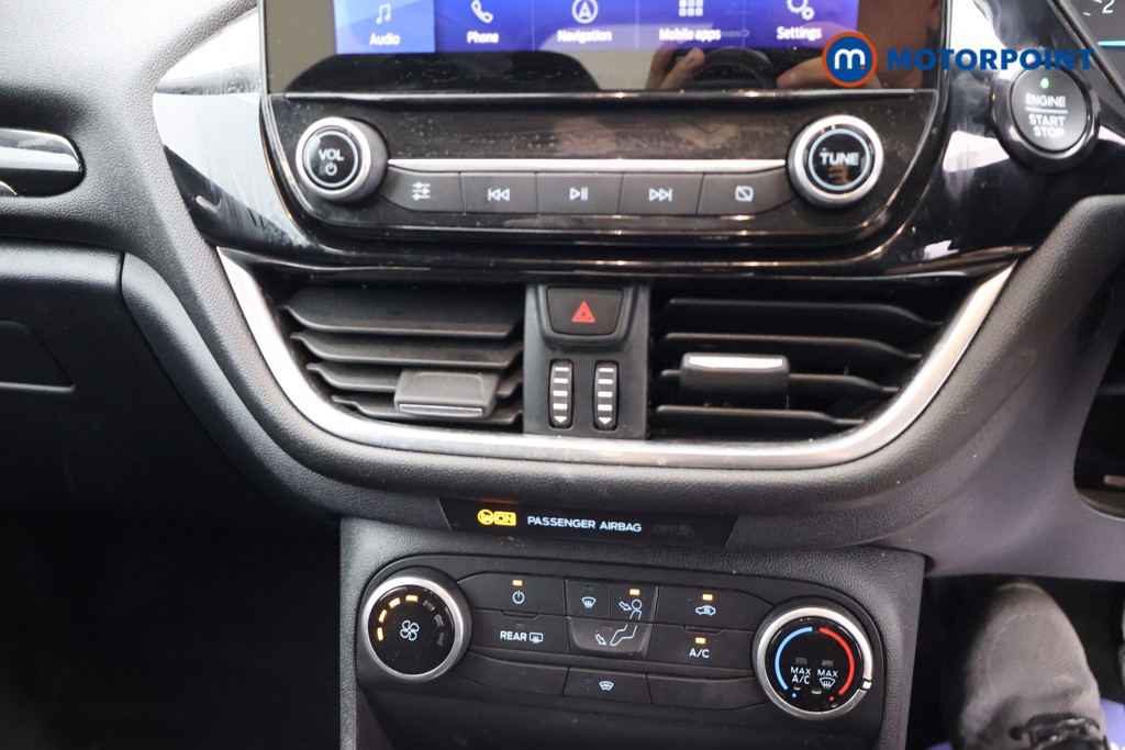 Ford Fiesta Titanium Manual Petrol Hatchback - Stock Number (1669398) - 9th supplementary image