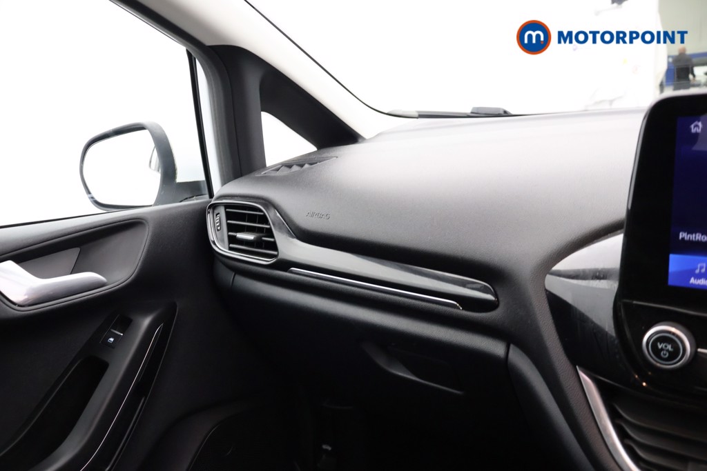 Ford Fiesta Titanium Manual Petrol Hatchback - Stock Number (1669398) - 11th supplementary image