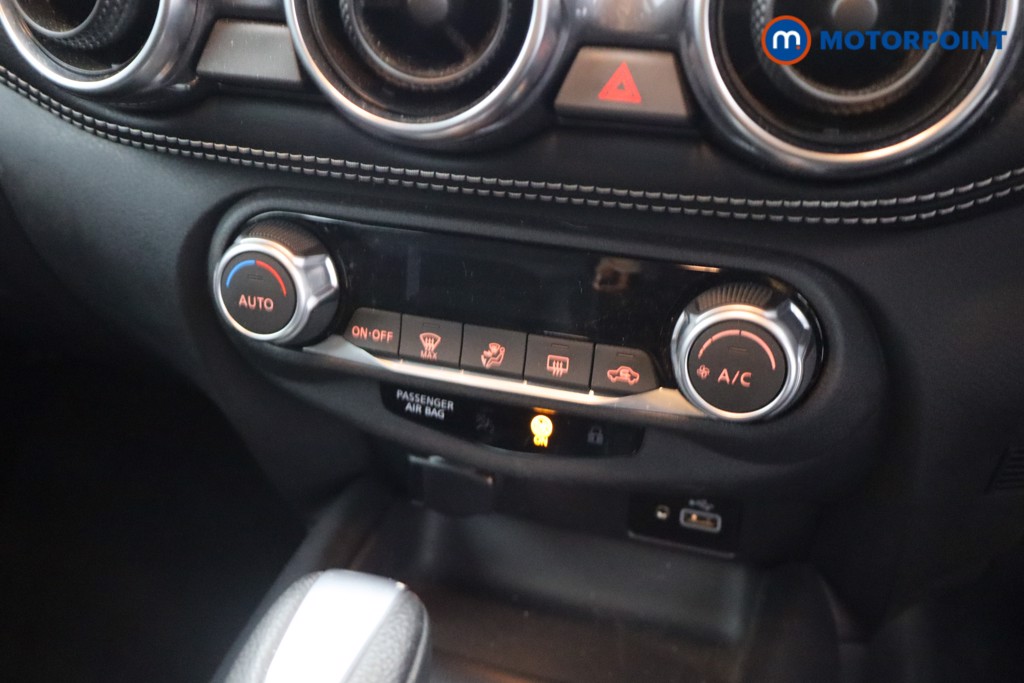 Nissan Juke N-Connecta Automatic Petrol SUV - Stock Number (1670816) - 4th supplementary image