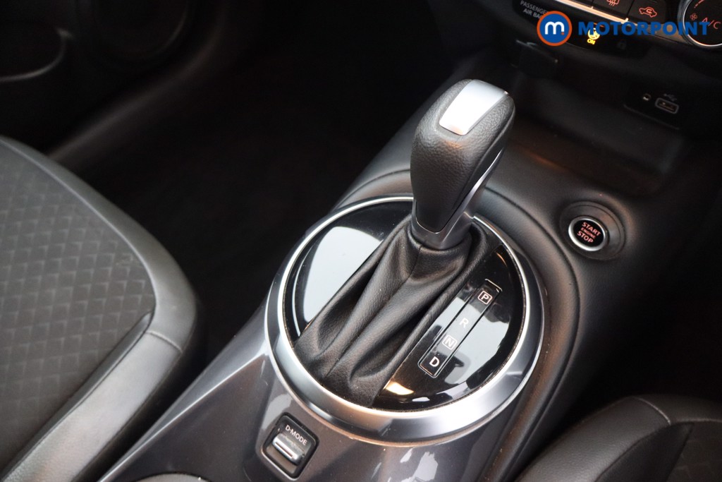 Nissan Juke N-Connecta Automatic Petrol SUV - Stock Number (1670816) - 5th supplementary image
