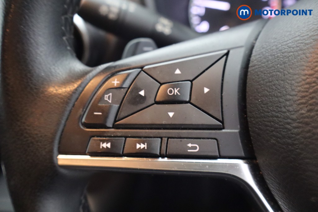 Nissan Juke N-Connecta Automatic Petrol SUV - Stock Number (1670816) - 7th supplementary image