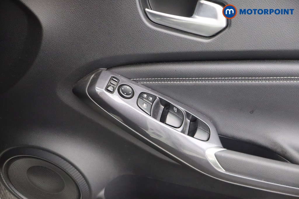 Nissan Juke N-Connecta Automatic Petrol SUV - Stock Number (1670816) - 10th supplementary image