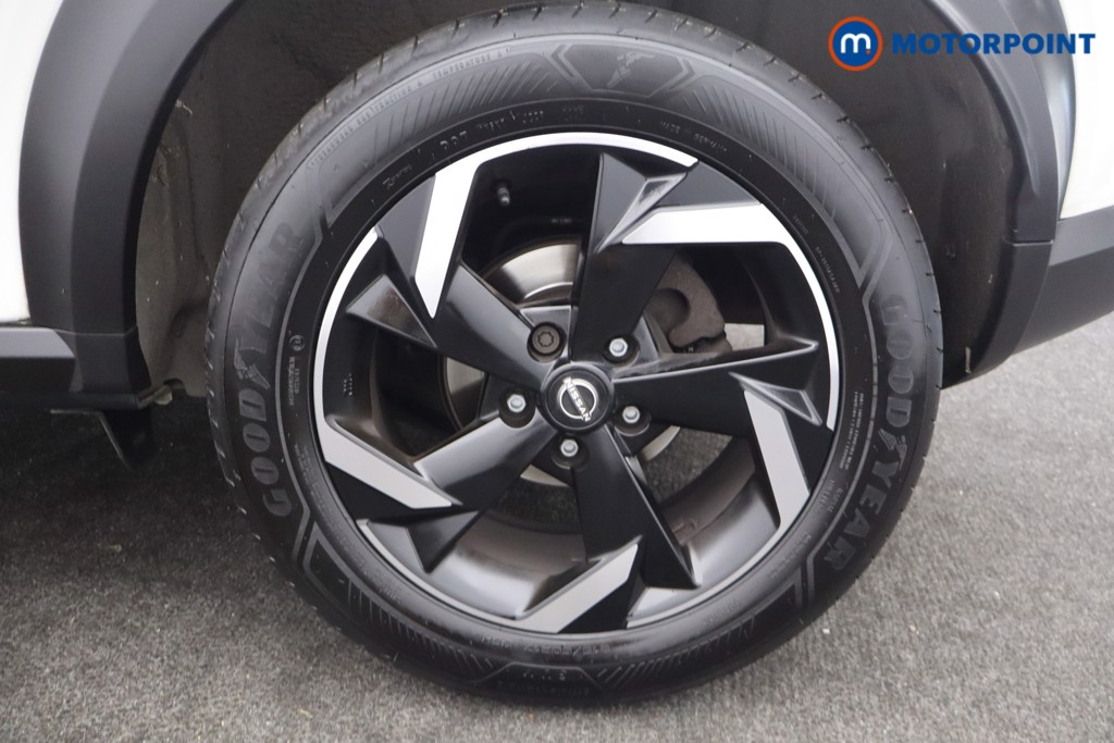 Nissan Juke N-Connecta Automatic Petrol SUV - Stock Number (1670816) - 16th supplementary image
