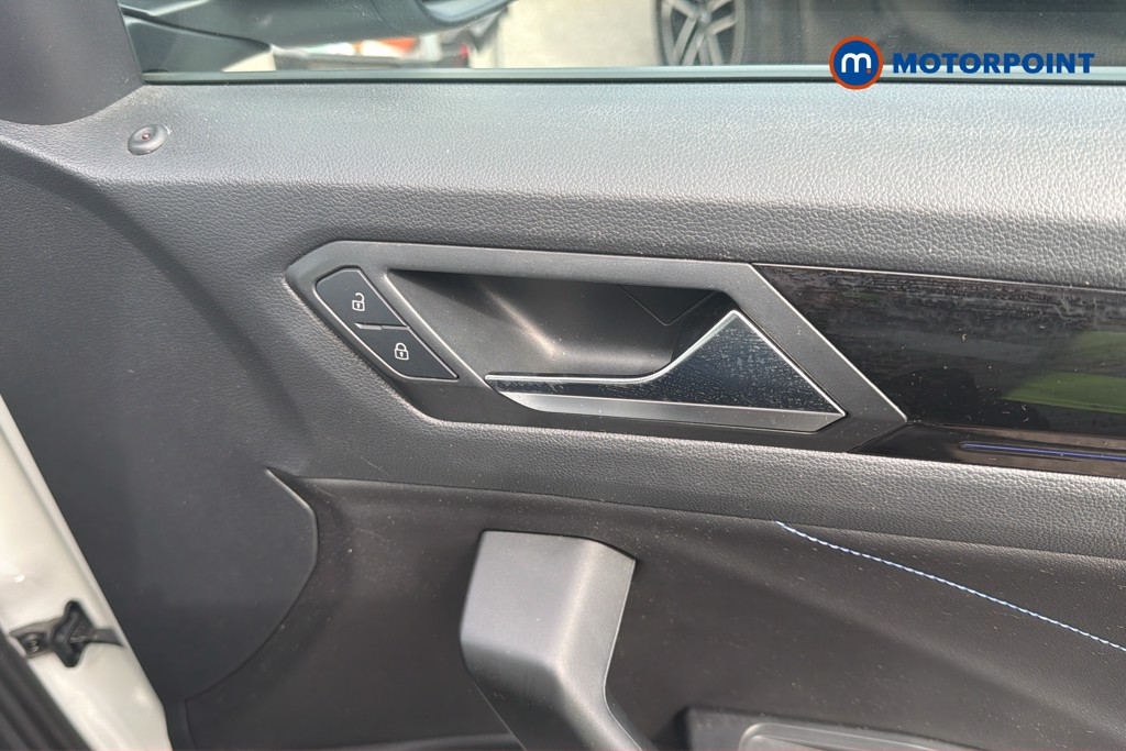 Volkswagen T-Roc R Automatic Petrol SUV - Stock Number (1671385) - 42nd supplementary image