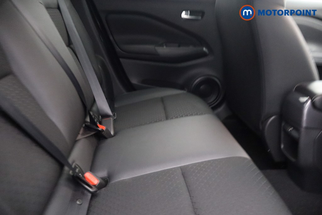 Nissan Juke N-Connecta Automatic Petrol SUV - Stock Number (1671484) - 8th supplementary image