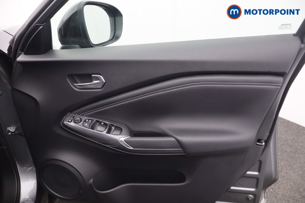 Nissan Juke N-Connecta Automatic Petrol SUV - Stock Number (1671484) - 10th supplementary image
