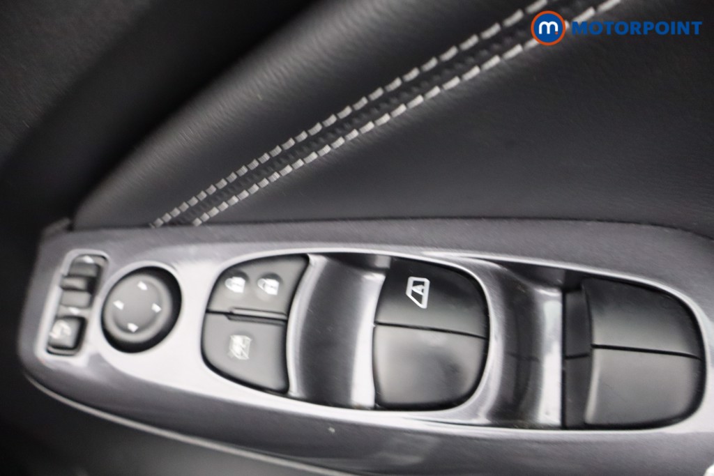 Nissan Juke N-Connecta Automatic Petrol SUV - Stock Number (1671484) - 11th supplementary image