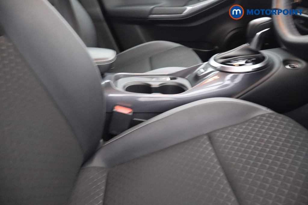Nissan Juke N-Connecta Automatic Petrol SUV - Stock Number (1671484) - 12th supplementary image