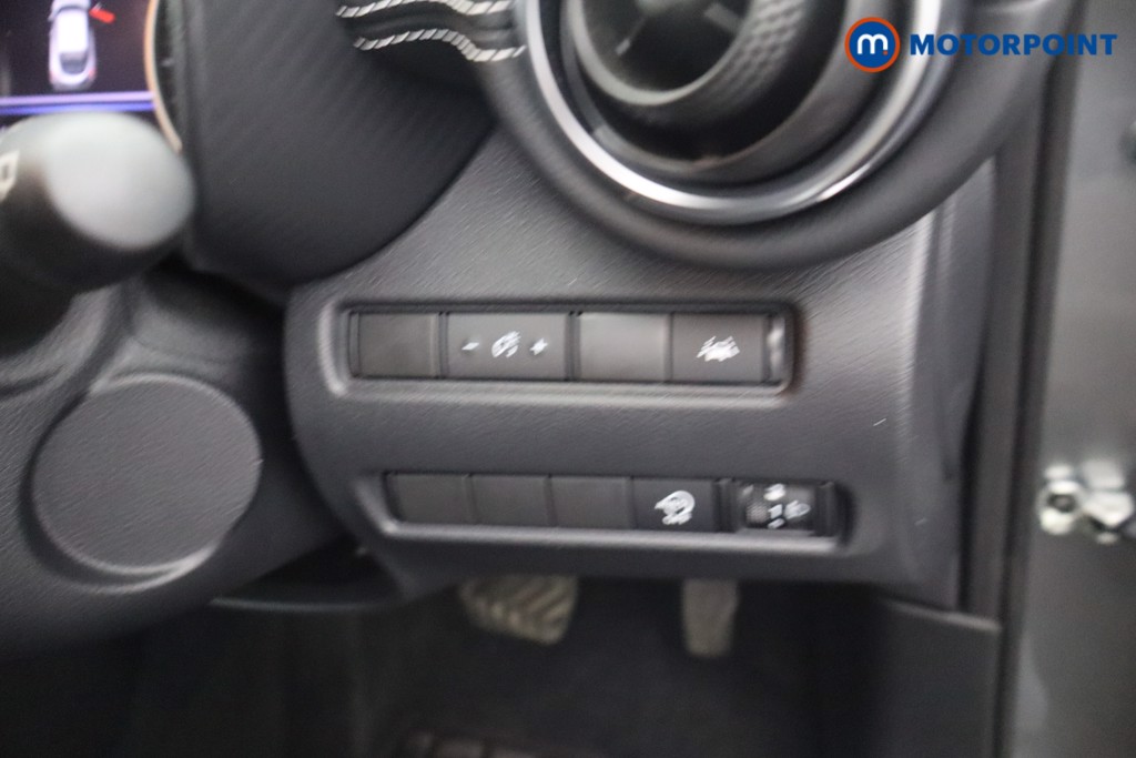 Nissan Juke N-Connecta Automatic Petrol SUV - Stock Number (1671484) - 13th supplementary image
