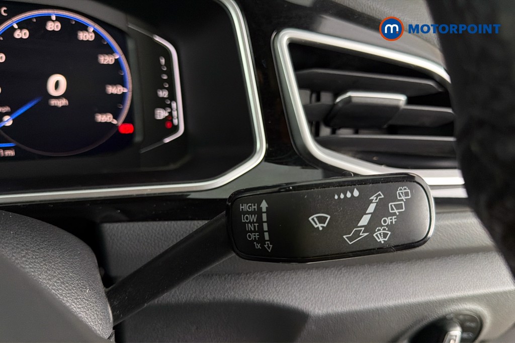 Volkswagen T-Roc R-Line Manual Petrol SUV - Stock Number (1671773) - 7th supplementary image