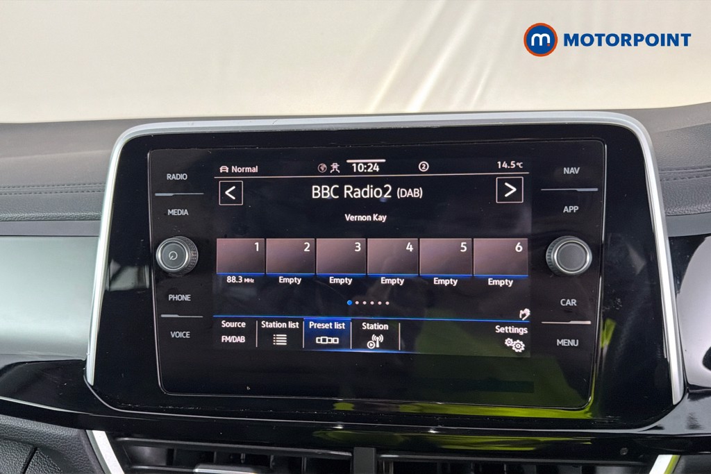 Volkswagen T-Roc R-Line Manual Petrol SUV - Stock Number (1671773) - 9th supplementary image