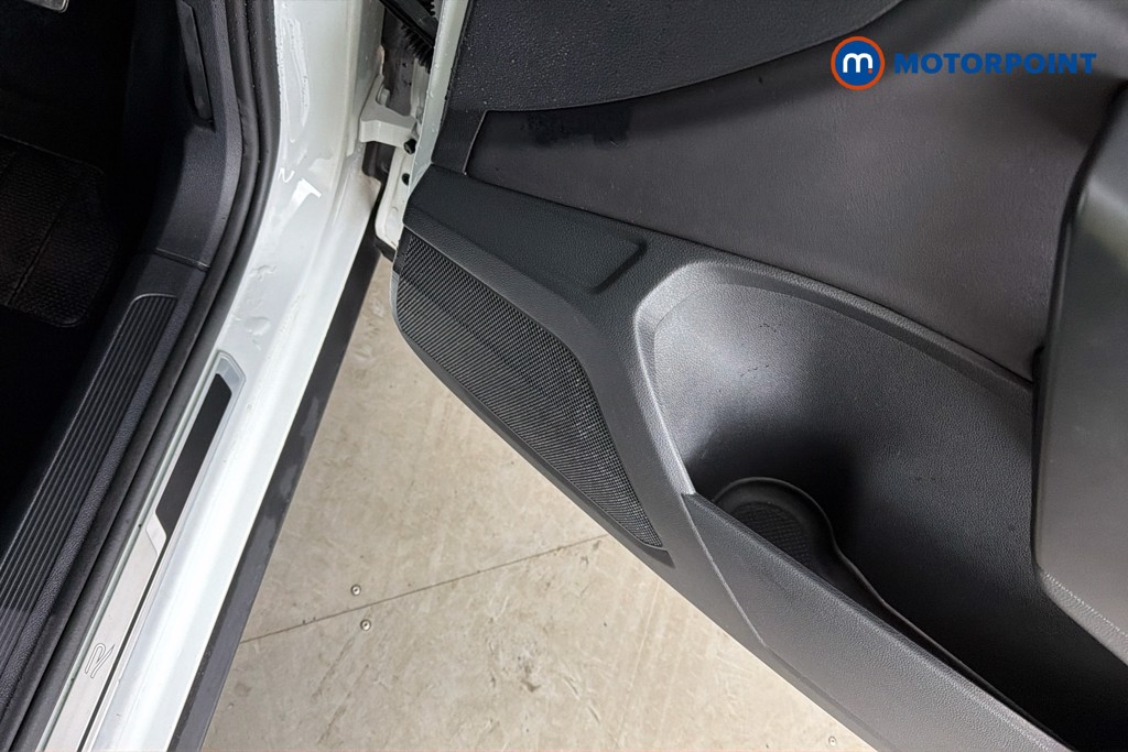 Volkswagen T-Roc R-Line Manual Petrol SUV - Stock Number (1671773) - 21st supplementary image