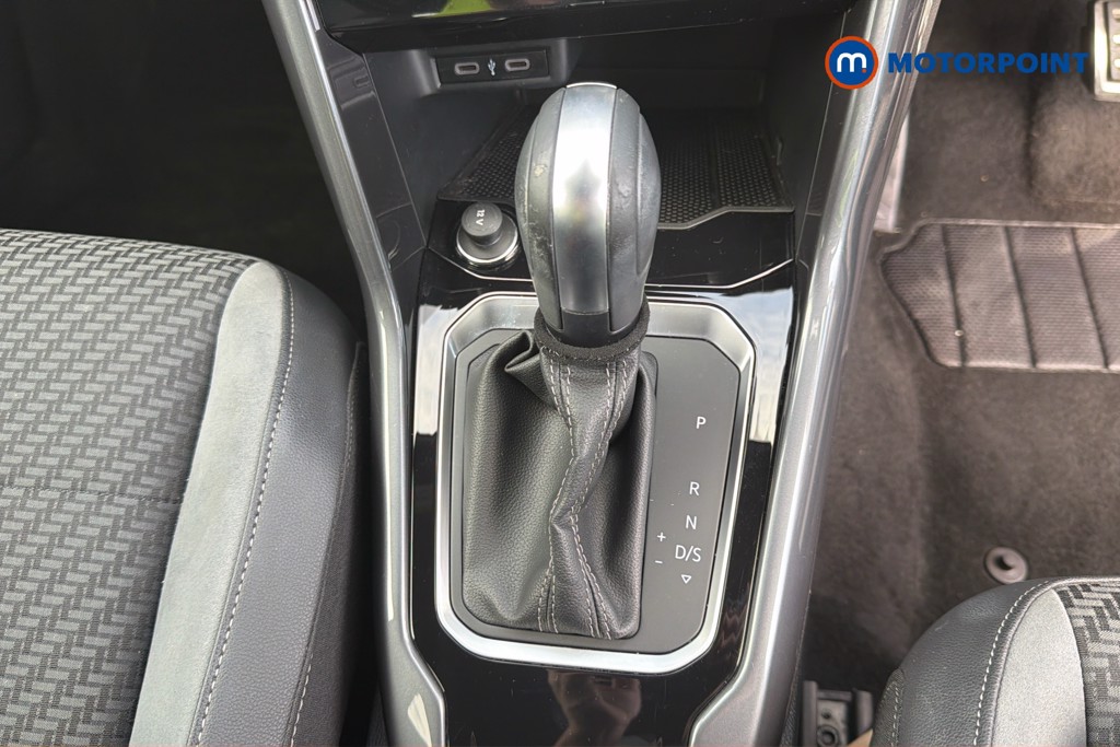 Volkswagen T-Roc R-Line Automatic Petrol SUV - Stock Number (1671937) - 8th supplementary image